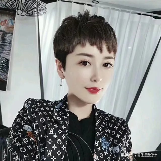 有哪些好看的短发发型？