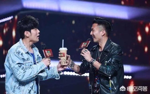 2018年《中国好声音》中哪位导师的唱功实力比较强？为什么？