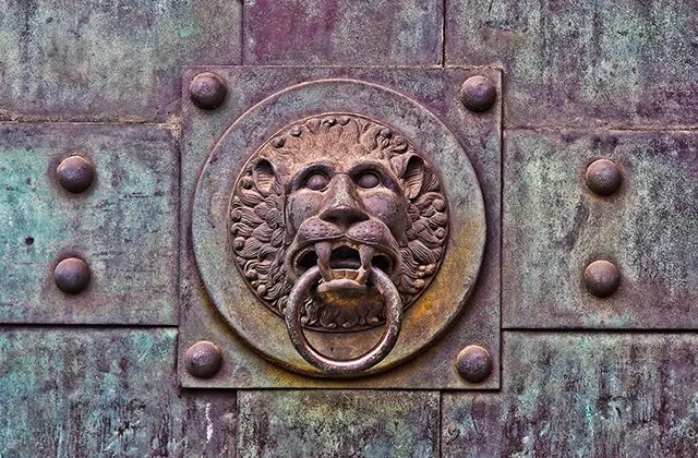 铜门的分类有哪些？铜门有哪些优缺点？