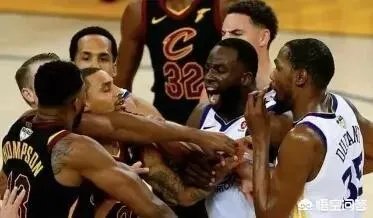 网爆勇士队格林与骑士队汤普森在夜店发生冲突,杜兰特和詹姆斯上去劝架,你怎么看?