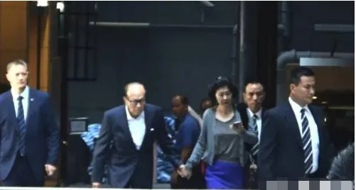 李嘉诚的红颜知己是谁？