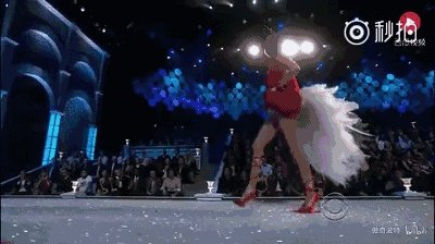 #维密大秀#有哪些维密天使曾经在维密T台上跌倒过？