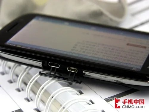 双网双待双核旗舰 摩托罗拉XT882评测