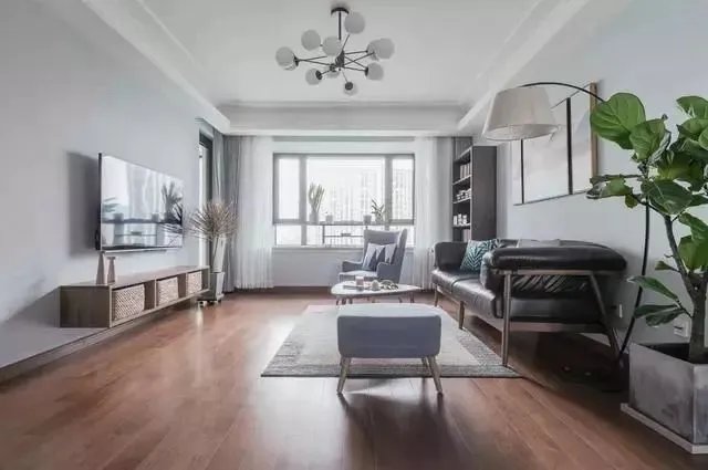 电视背景墙不要放空白，这些案例款款精致清爽超实用