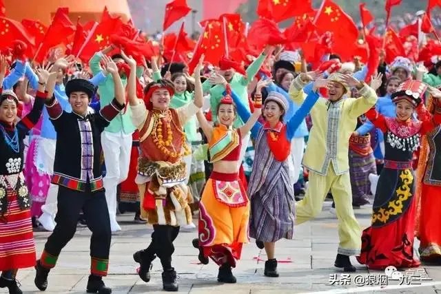 上联:一地方,一江河,看龙腾,听狮吼,希联友赐下联?