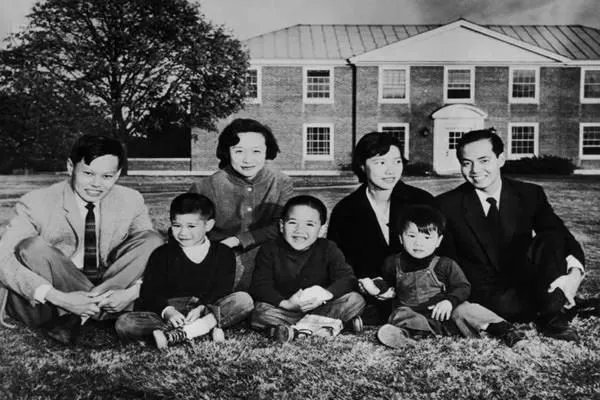 翁帆和杜致礼像吗