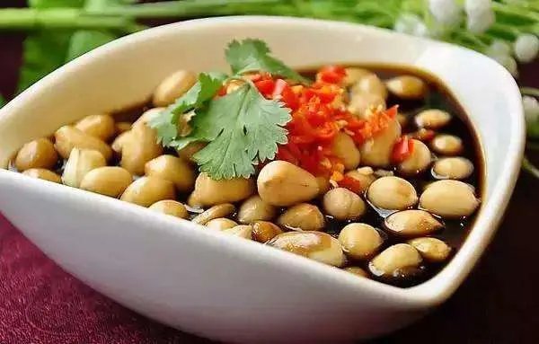 醋泡花生米怎么做 食用醋泡花生米有什么好处