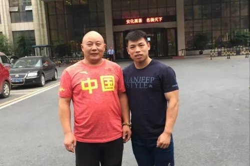 天天向上袁美谌利军