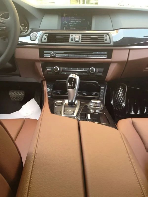 进口宝马520i和华晨宝马525Li具体差别是什么