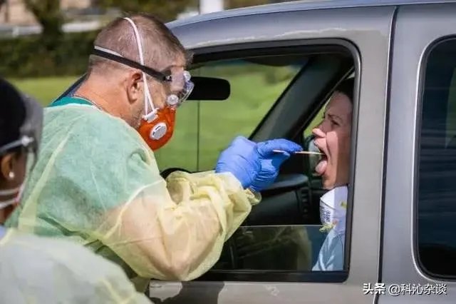 美国新冠肺炎人数确诊超过10万人,美国会采取封城的措施吗?