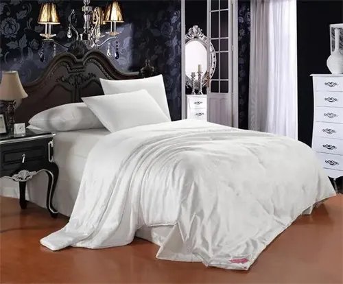 祚丝被与蚕丝被的区别有哪些