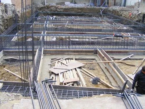 软地基盖房做什么基础