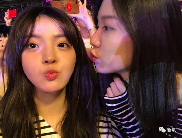 王中磊闺女晒长腿照，娱乐圈大佬们的千金都长什么样？