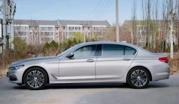 进口宝马520i和华晨宝马525Li具体差别是什么