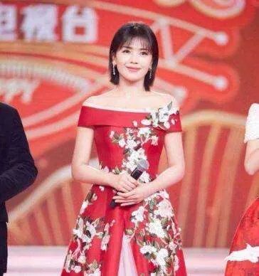 今年的央视国庆晚会的主持人是哪几个?