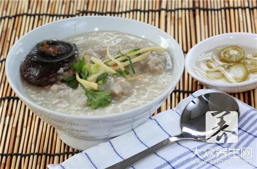 干黄花菜怎么吃才好呢？几款食谱教给大家干黄花菜吃法！