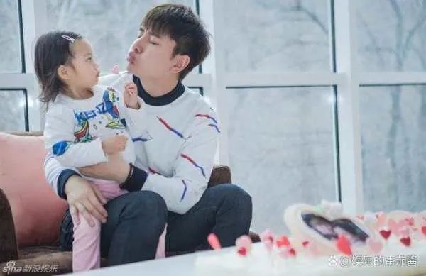 贾乃亮称女儿甜馨是自己的软肋,他和女儿的感情怎么样?