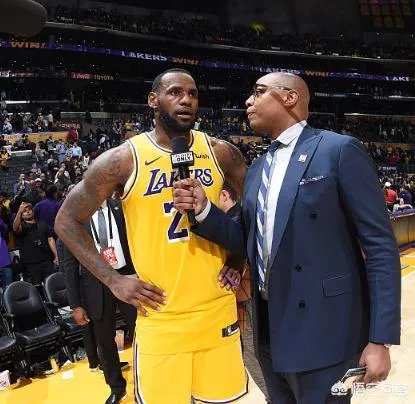 为什么波什在退役演讲中，几乎不怎么提到詹姆斯？频繁的提到韦德，球队管理层，家人？