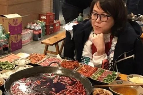 大胃王吃播会给我们带来哪些负面影响？