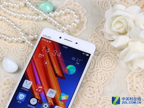 一键美颜/双前置镜头 实力派美颜手机荐