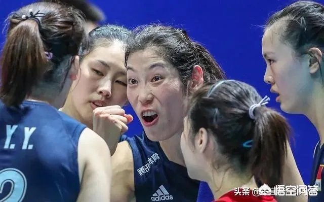 北仑站女排最后一战，大美女姚笛在场下捂嘴偷笑，朱婷还手舞足蹈的发生了什么？