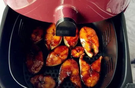 别人给的白洋淀的熏鱼，怎么吃啊直接吃吗