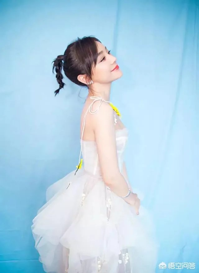 袁姗姗演技不错，她的衣品如何？