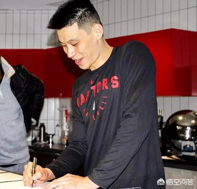 林书豪被老鹰买断将加盟猛龙，你觉得江湖还能在现“林疯狂”吗？