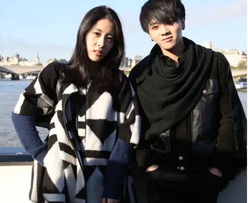 一件事情华晨宇也在微博里面阐述了一个这个女儿真的是非常的可爱