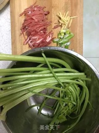 芹菜炒肉丝