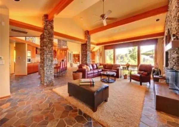 疑似冯轲美国豪宅曝光 2万平米够豪华