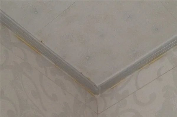 怎么把玻璃胶弄掉