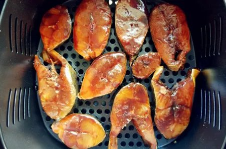 别人给的白洋淀的熏鱼，怎么吃啊直接吃吗