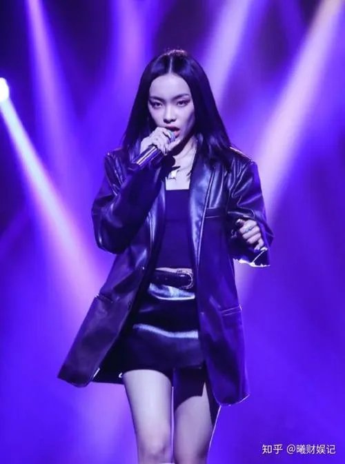 黄霄云会后悔第一期奇袭毛不易那么快吗？哪怕是听一会再奇袭，现在就不会给人一种那么强的针对性了，对吗？