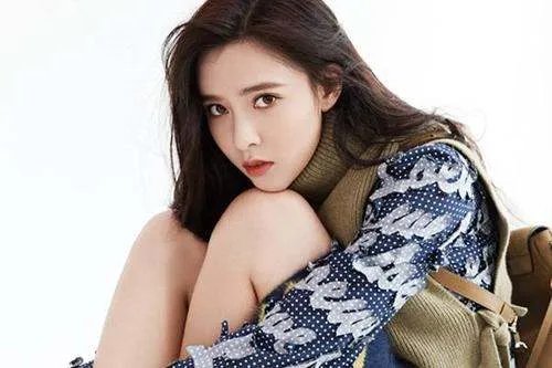 宋妍霏称我妈一个人坐飞机走了,究竟是发生了什么事?