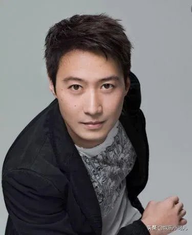 日本的木村拓哉和中国的黎明相比，大家认为他们哪个更帅？