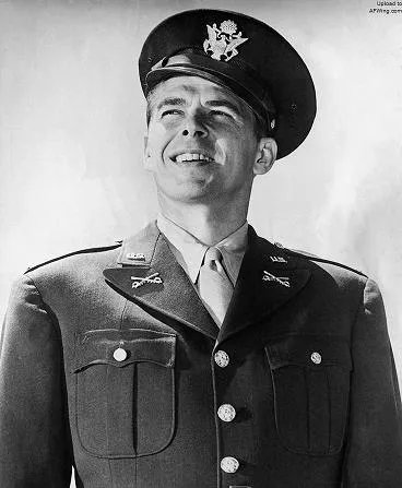 二战期间,罗纳德里根在做什么