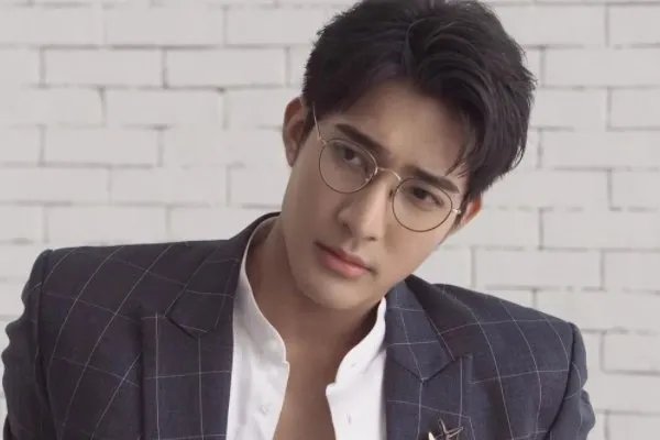 泰国演员earth是谁？