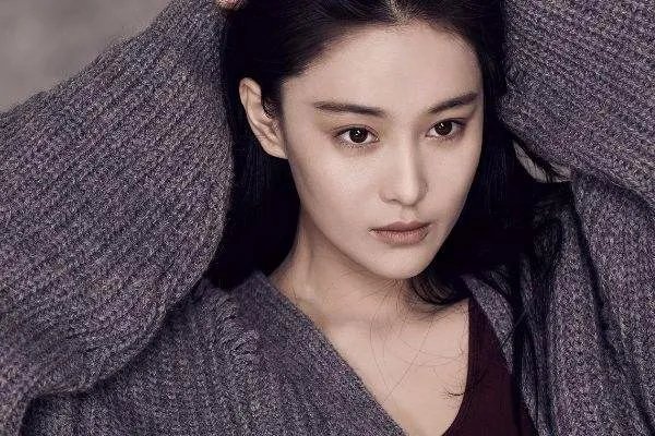 疑似杨洋乔欣逛超市:为什么恋情曝光,被骂的总是女明星?