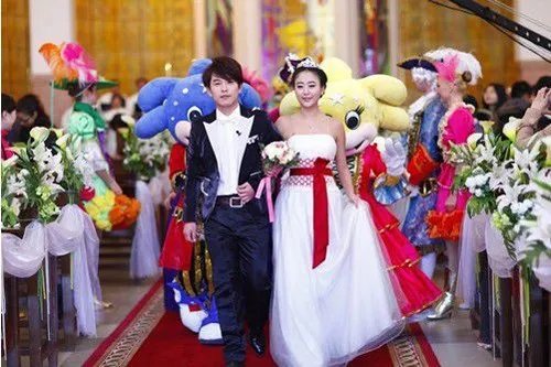 创意婚礼主持词开场白大全 结婚主持人讲话要注意什么