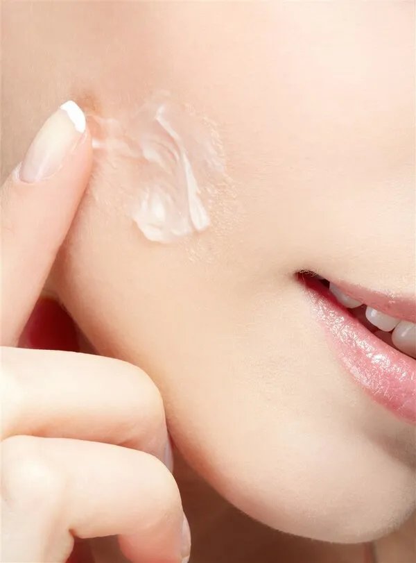 精华液起到什么作用