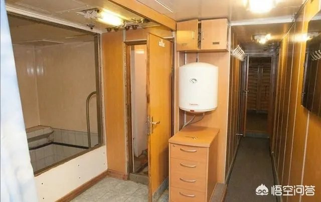 台风级战略导弹核潜艇是怎样出海的?