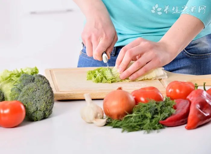 纪梵希新版禁忌之吻色号试色 纪梵希禁忌之吻16号好用吗