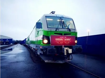 中国首条中欧班列线路——中欧班列开行突破1万列，这意味着什么呢？