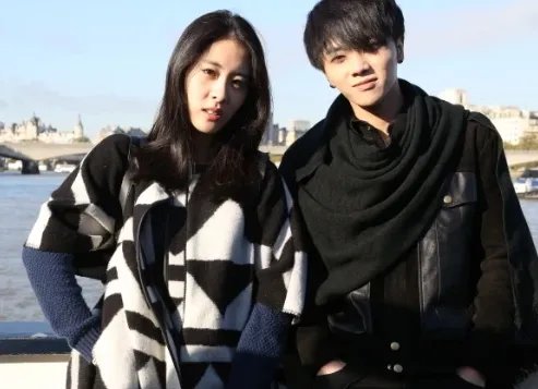 一件事情华晨宇也在微博里面阐述了一个这个女儿真的是非常的可爱