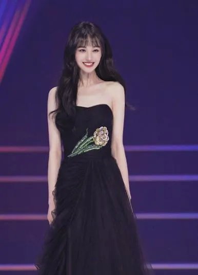 如何看待郑爽评论周扬青的微博？