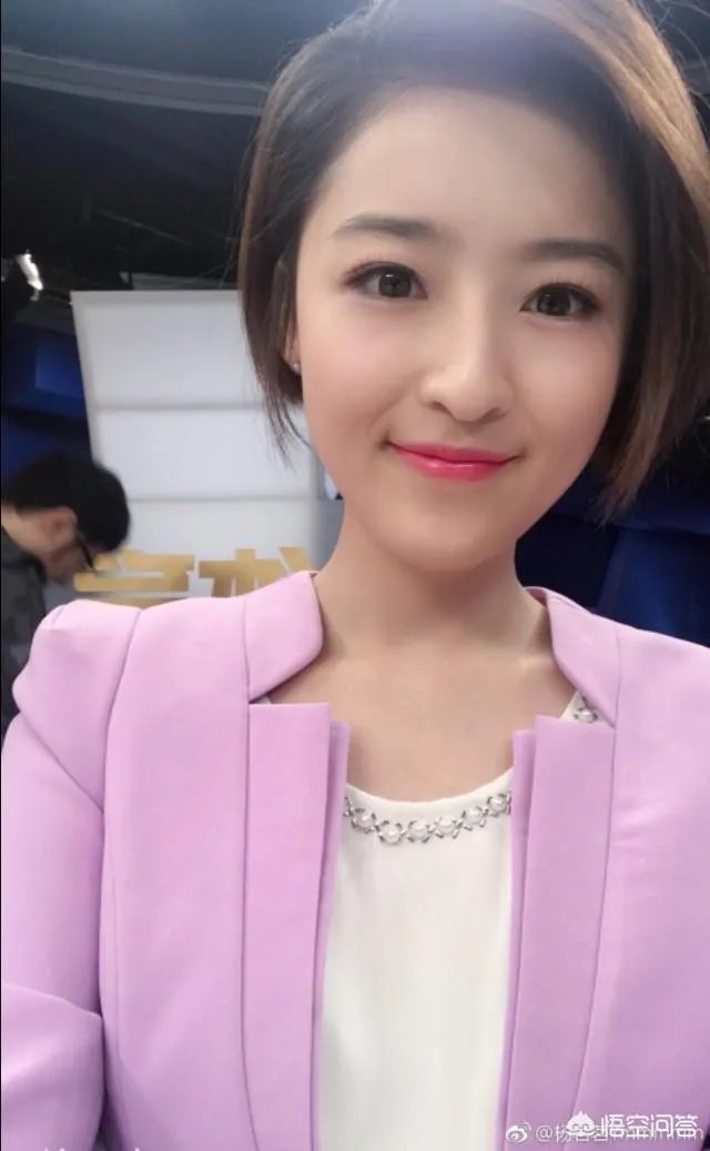 世界杯解说团中杨茗茗是什么来头？为什么能和众多名嘴同框？