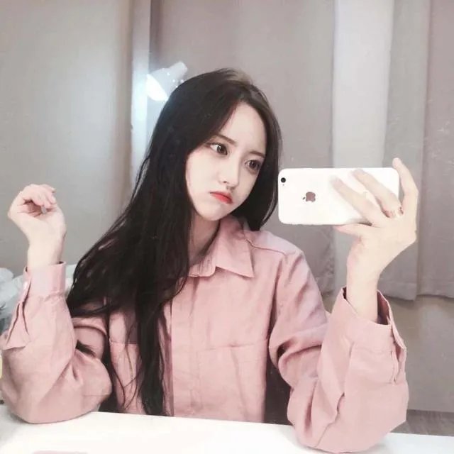 有没有这个图片的情侣头像呀？