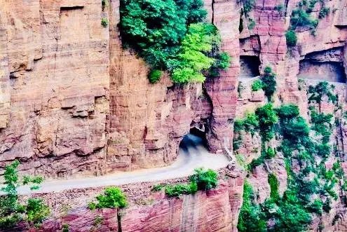 新乡的郭亮隧道有什么特色？