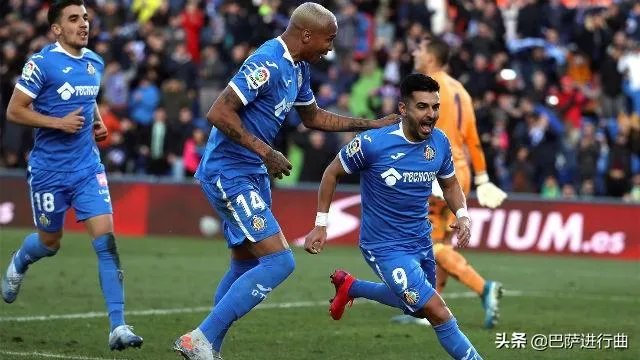 亿元先生彻底沦为水货!巴萨天才登贝莱伤缺两个月回来训练直接赛季报销,你怎么看?